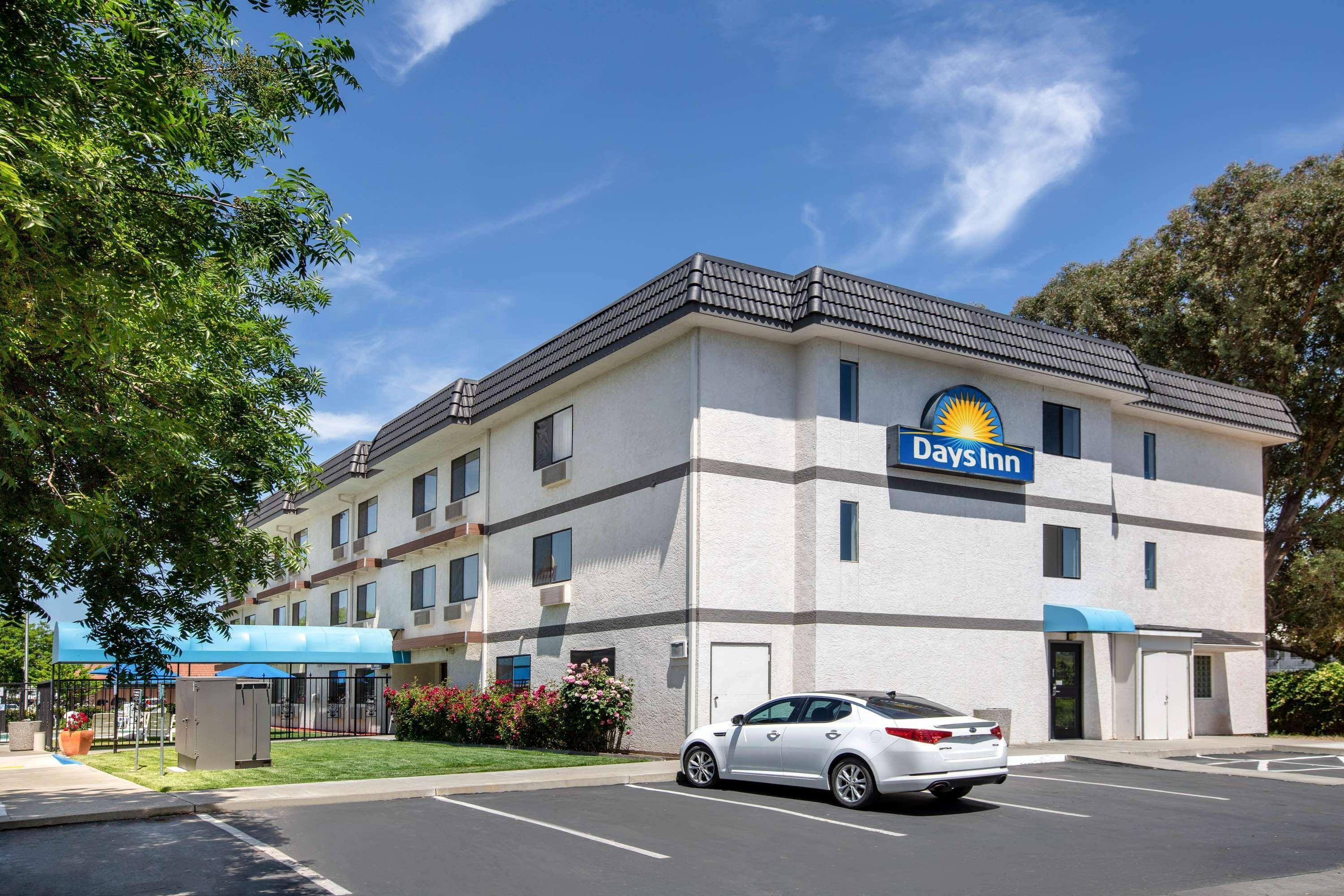 Days Inn By Wyndham Woodland Exterior foto